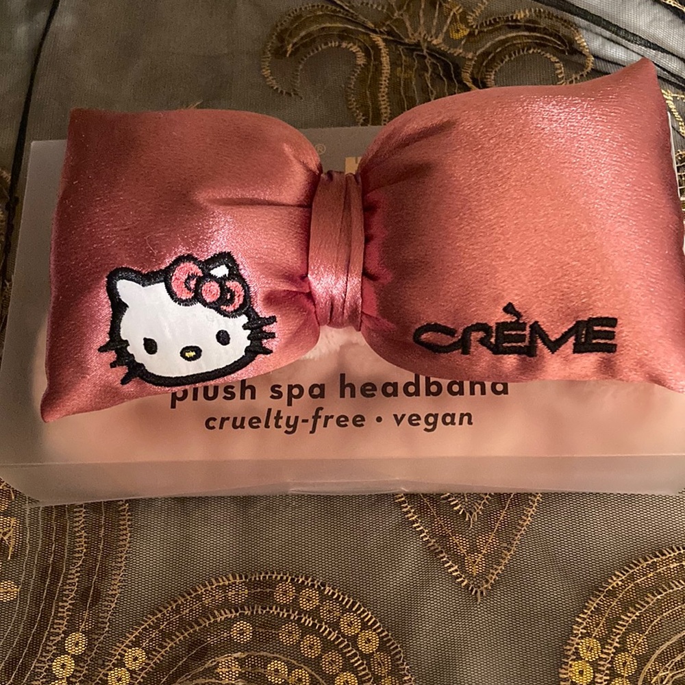 NWT The Crème Shop Hello Kitty Plush Spa Teddy H - Picture 1 of 9
